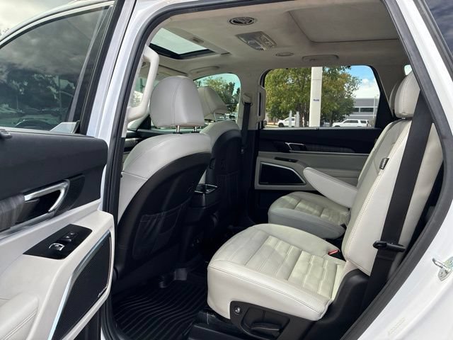 Used 2024 Kia Telluride SX Prestige w/ Towing Package AWD/4WD image 14