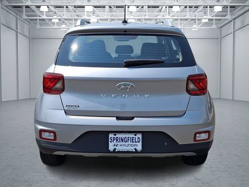 Certified 2025 Hyundai Venue SEL FWD image 5