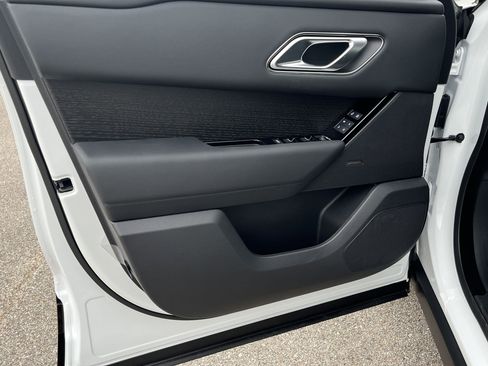 New 2026 Land Rover Range Rover Velar Dynamic SE image 11