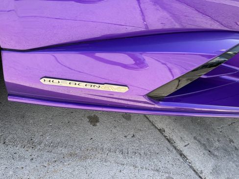 Used 2020 Lamborghini Huracan EVO image 14