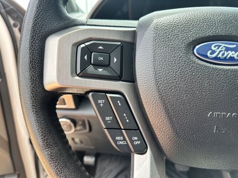 Used 2016 Ford F150 Platinum w/ Equipment Group 701A Luxury AWD/4WD image 37
