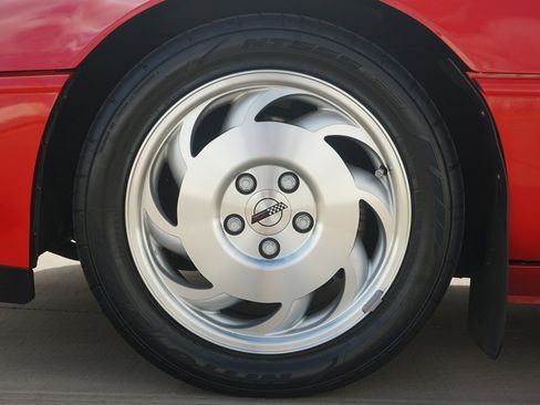 Used 1993 Chevrolet Corvette Coupe RWD image 35