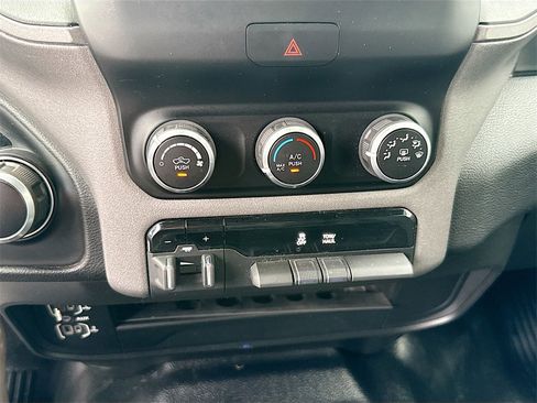 Used 2021 RAM 2500 Tradesman w/ Chrome Appearance Group image 16