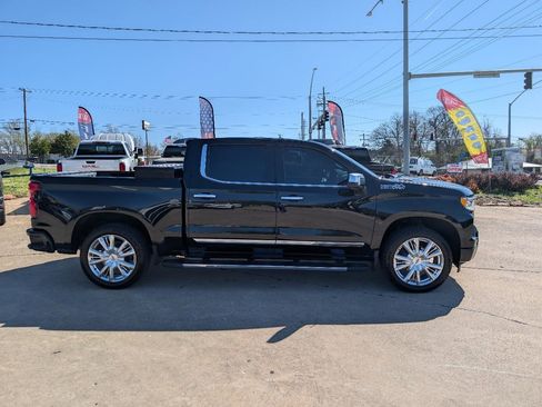 Used 2022 Chevrolet Silverado 1500 High Country w/ High Country Premium Package image 4