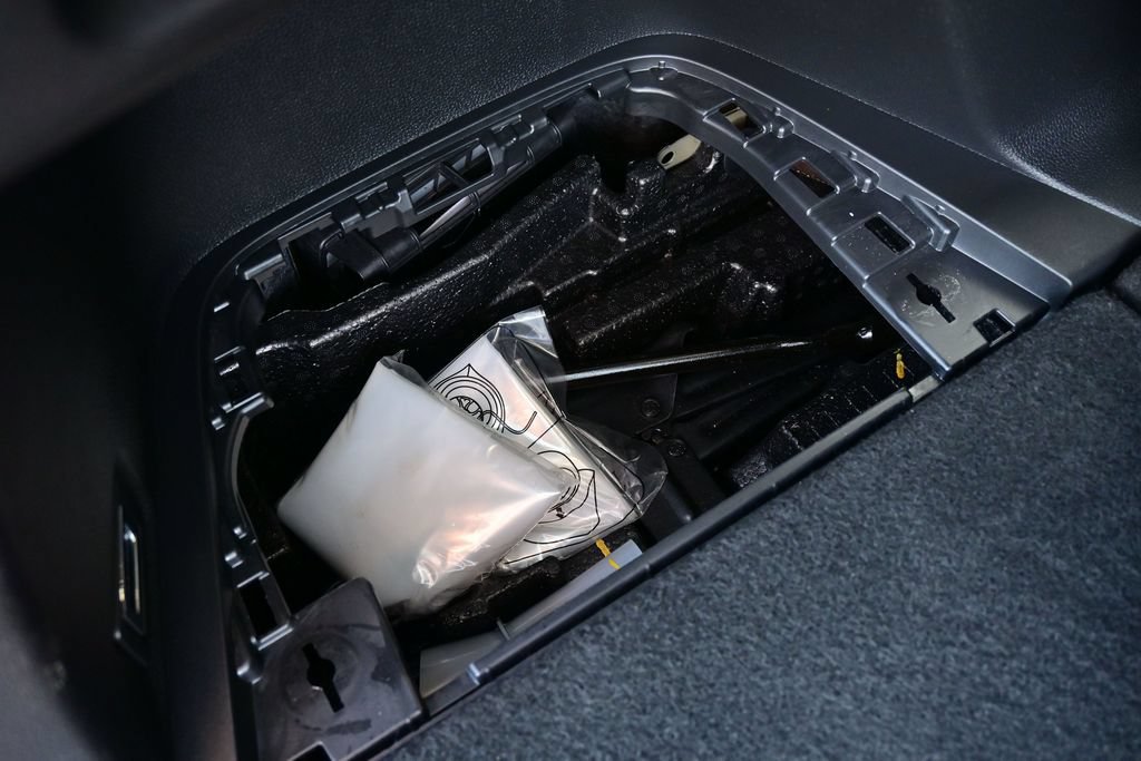 Used 2025 Honda Pilot Elite image 17