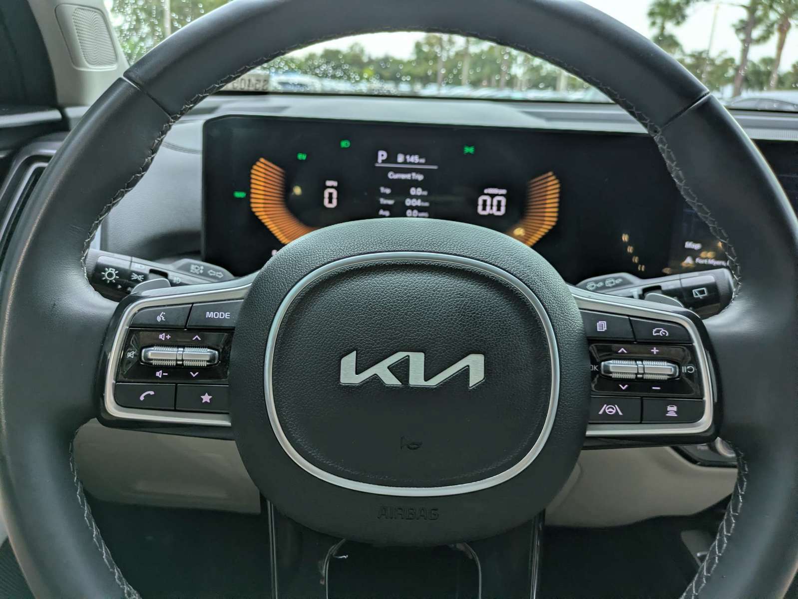Certified 2025 Kia Sorento EX w/ EX Panoramic Sunroof Package FWD image 23
