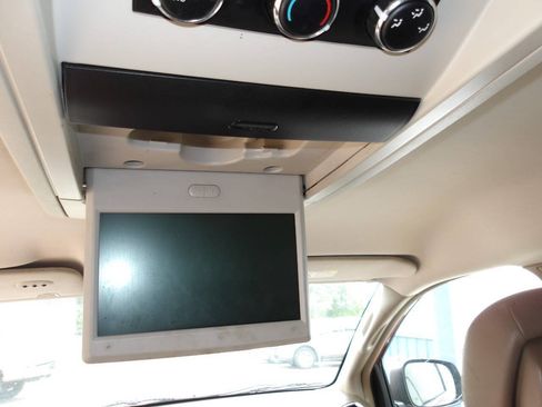 Used 2013 Chrysler Town & Country Touring-L w/ Driver Convenience Group FWD image 37