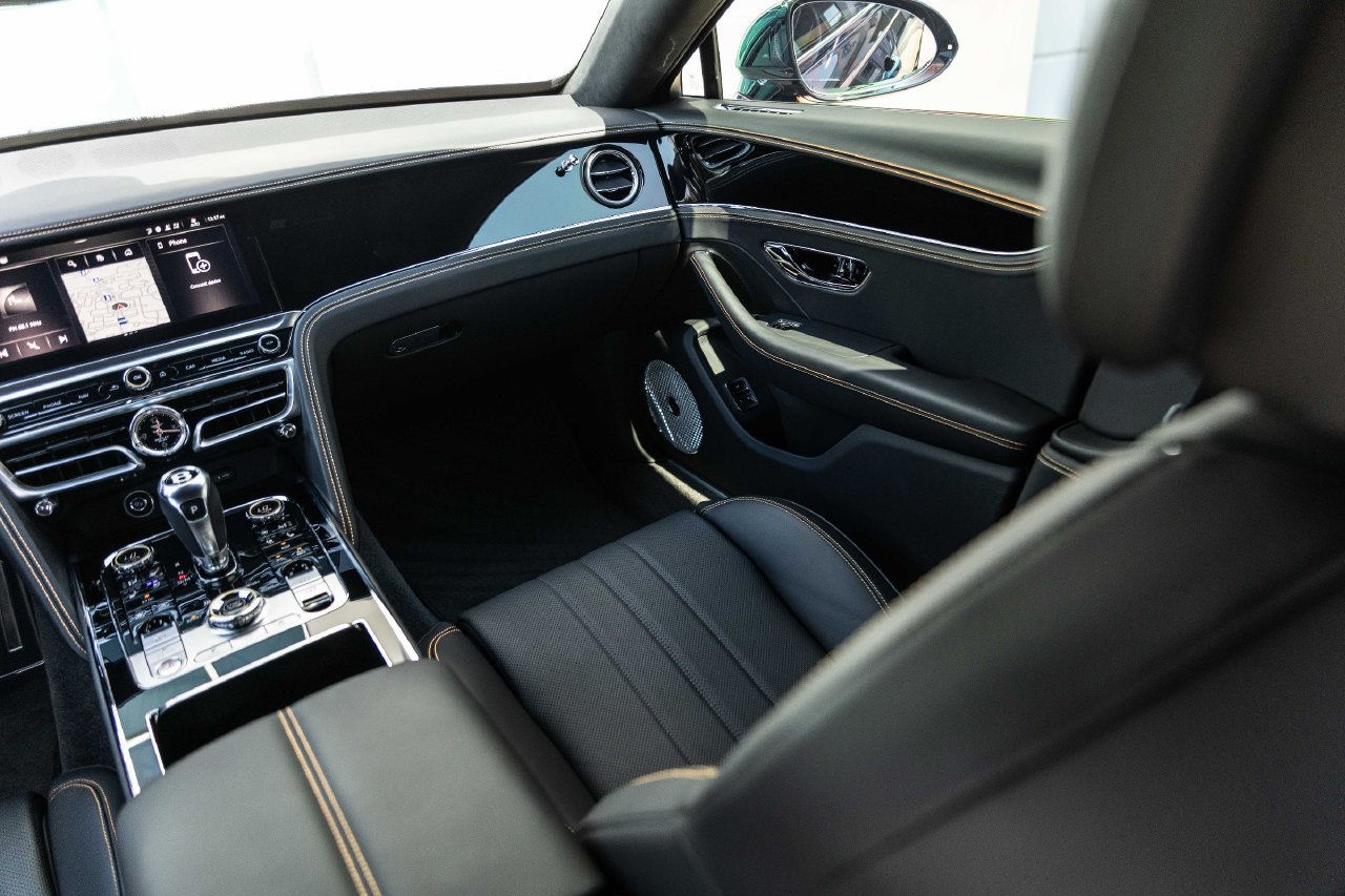 Certified 2025 Bentley Flying Spur Plug-In Hybrid AWD/4WD image 48
