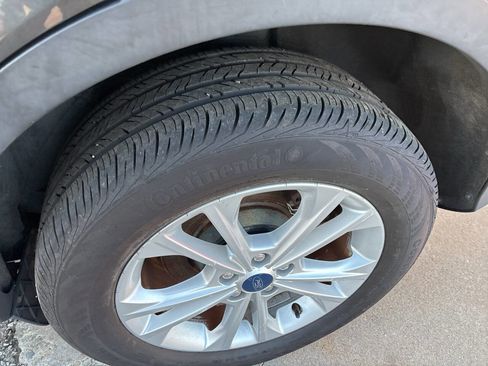 Used 2019 Ford Escape SE image 12