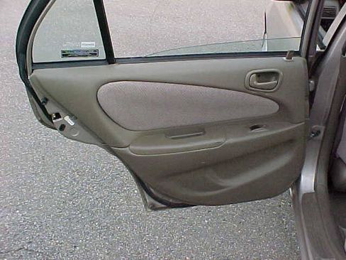 Used 1999 Chevrolet Prizm w/ Preferred Equipment Group 3 FWD image 10