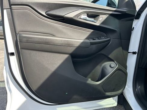 Used 2023 Chevrolet TrailBlazer RS w/ Sun and Liftgate Package image 19