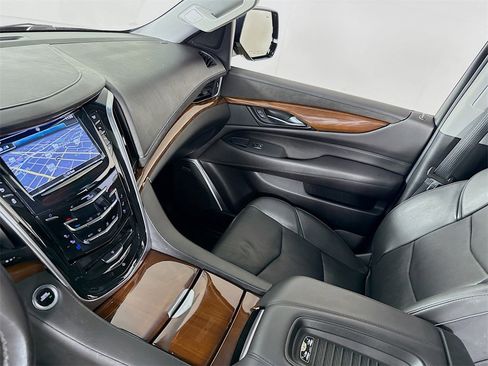 Used 2019 Cadillac Escalade Premium Luxury image 26