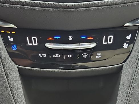 Certified 2025 Cadillac XT5 Sportv w/ LPO, Floor Liner Package AWD/4WD image 23