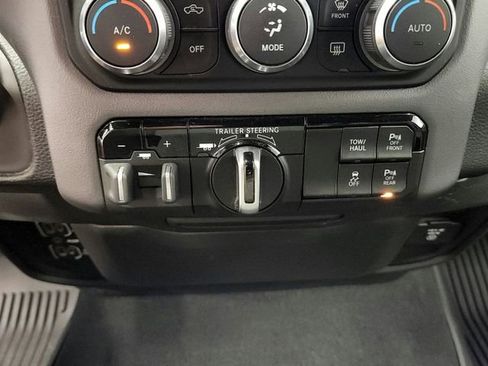 Used 2022 RAM 1500 Big Horn AWD/4WD image 30