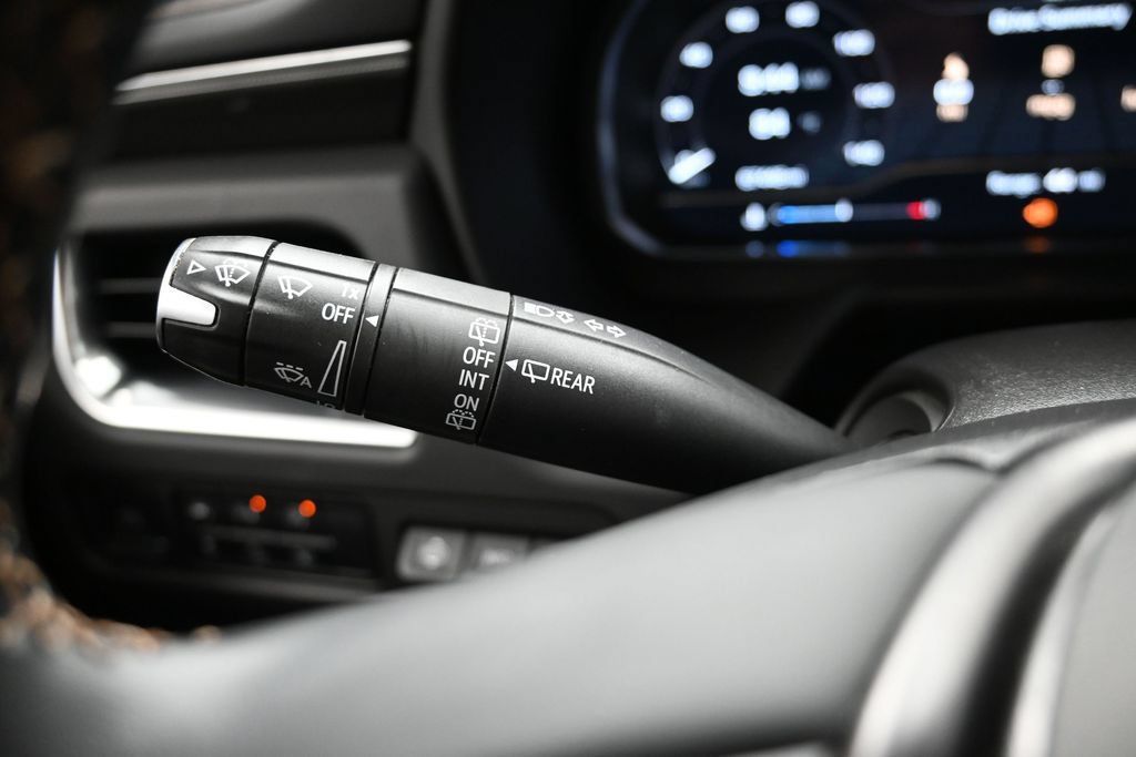 Used 2023 GMC Yukon XL AT4 AWD/4WD image 13