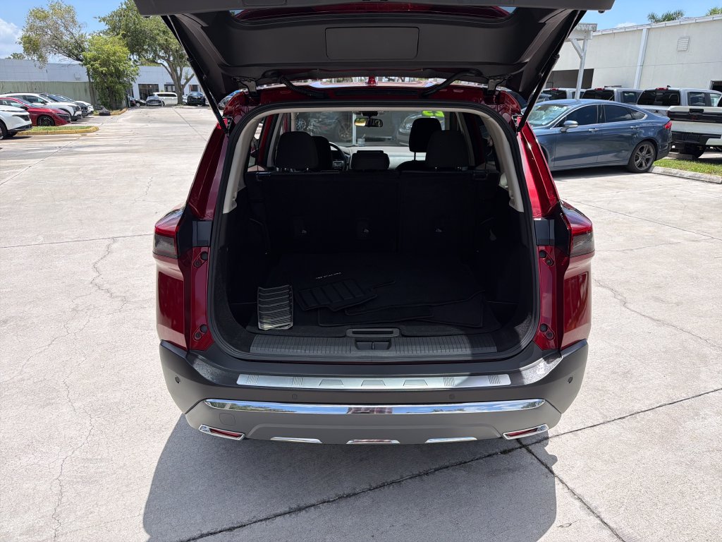 Certified 2023 Nissan Rogue SV FWD image 33