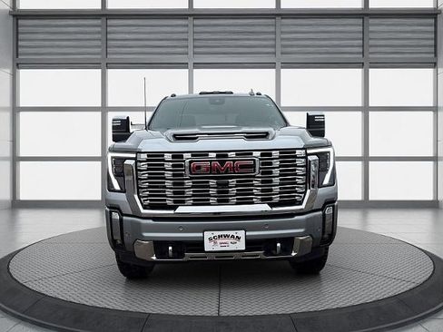 Used 2025 GMC Sierra 3500 Denali w/ Denali Reserve Package image 9