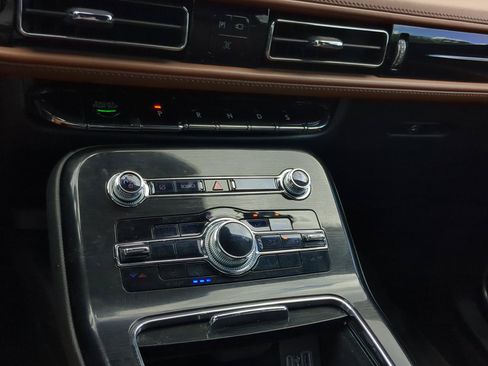 Used 2023 Lincoln Nautilus Reserve w/ Luxury Package FWD image 18