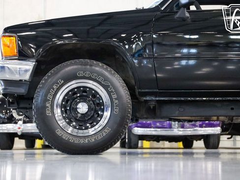 Used 1987 Toyota Pickup 2WD Regular Cab image 16