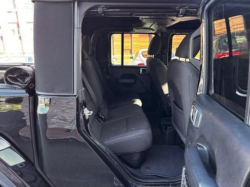 Used 2022 Jeep Gladiator Sport AWD/4WD image 17