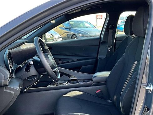 Certified 2025 Hyundai Elantra SEL image 14