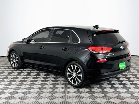 Used 2018 Hyundai Elantra GT FWD image 6