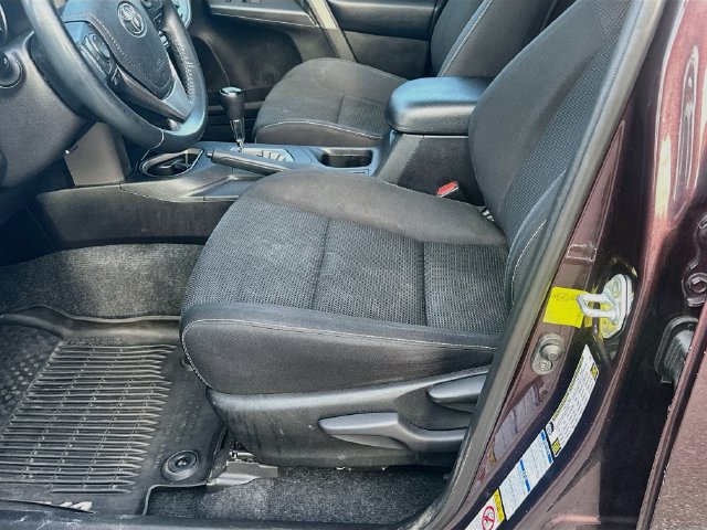 Used 2018 Toyota RAV4 XLE AWD/4WD image 18