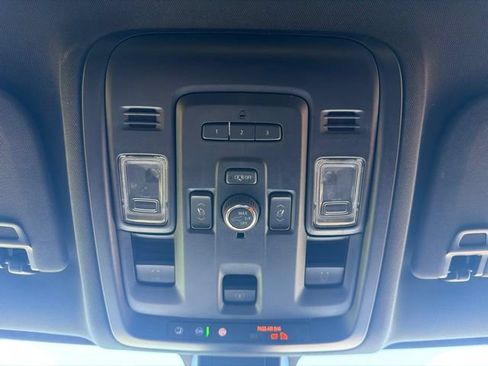 Used 2022 Chevrolet Tahoe LT w/ Luxury Package AWD/4WD image 37
