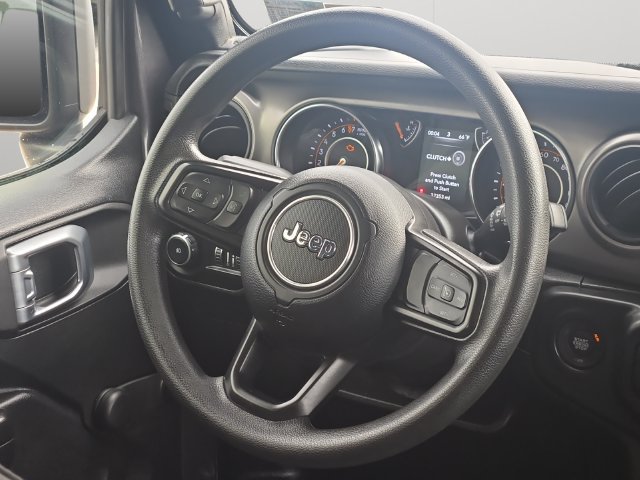 Used 2021 Jeep Wrangler Unlimited Sport AWD/4WD image 13