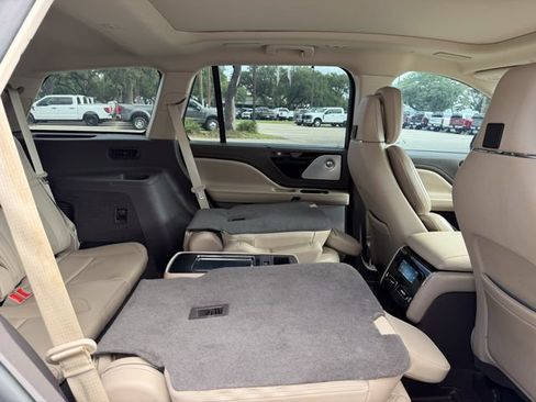 Used 2020 Lincoln Aviator Reserve w/ Equipment Group 202A AWD/4WD image 19