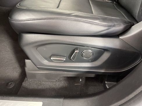 Used 2020 Ford Explorer Limited image 25