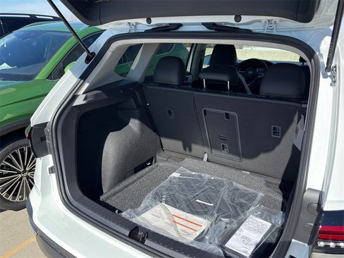 New 2026 Volkswagen Taos SE image 30