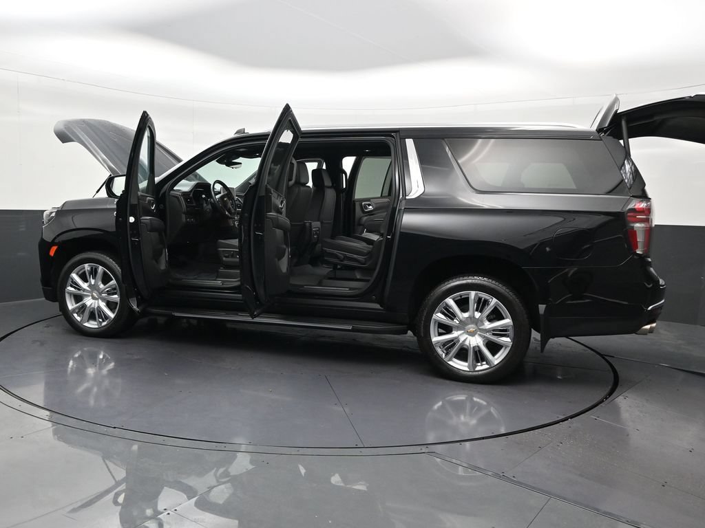 Used 2024 Chevrolet Suburban High Country AWD/4WD image 34