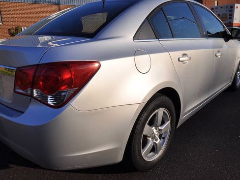 Used 2012 Chevrolet Cruze LS w/ Connectivity Package FWD image 9