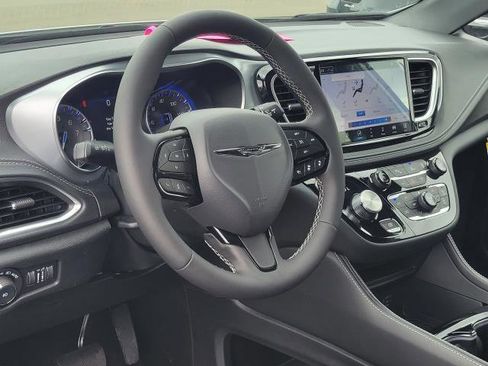 New 2026 Chrysler Pacifica Limited w/ S Appearance Package image 7