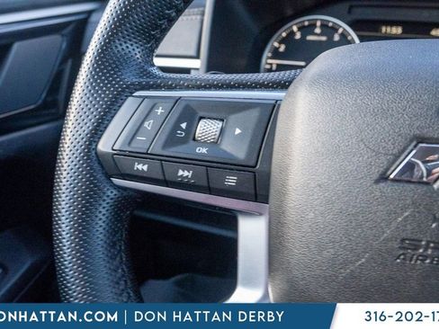 Used 2024 Mitsubishi Outlander SE Black Edition image 10