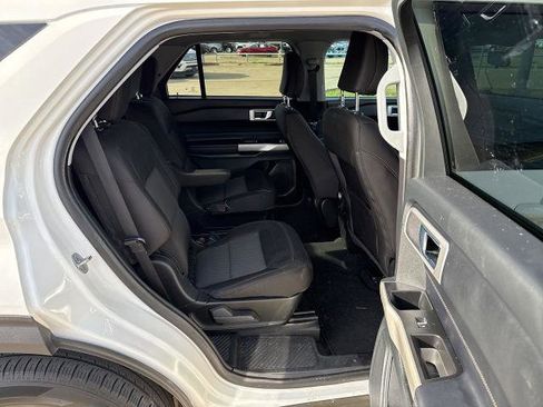 Certified 2022 Ford Explorer XLT image 12