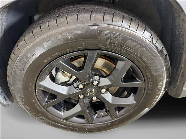 Used 2025 Toyota Corolla Cross L FWD image 11