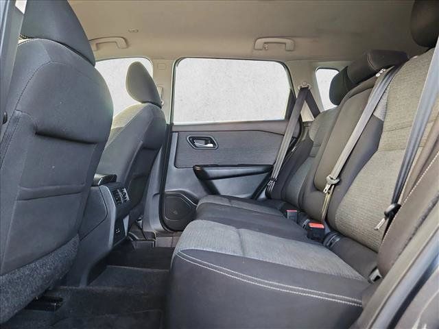 Used 2022 Nissan Rogue SV AWD/4WD image 18