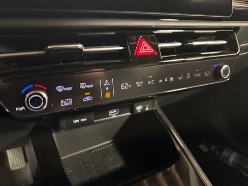 New 2026 Kia Niro Wind w/ Wind Preserve Package FWD image 18