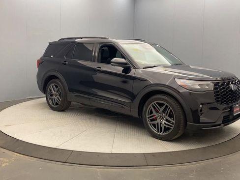 Used 2025 Ford Explorer ST w/ Sun And Sound Package AWD/4WD image 7