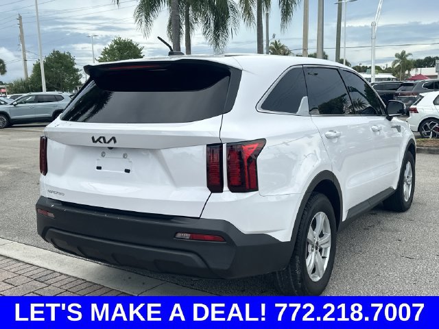 Used 2023 Kia Sorento LX FWD image 6