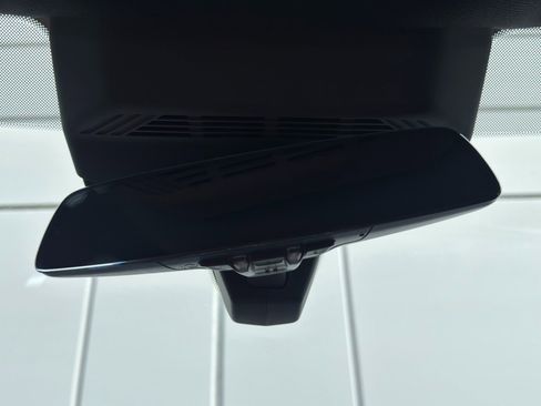 Used 2024 BMW i7 eDrive50 w/ M Sport Package RWD image 36