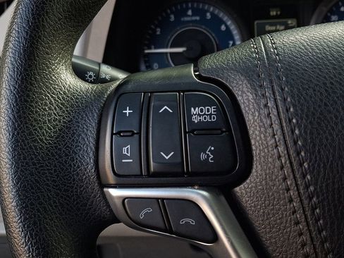 Used 2020 Toyota Sienna L image 21