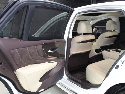 Used 2020 Lexus LS 500 w/ Luxury Package image 40