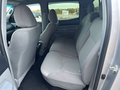 Used 2014 Toyota Tacoma PreRunner image 15