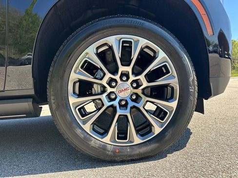 New 2026 GMC Yukon Denali image 13