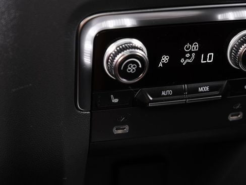 Used 2022 GMC Yukon Denali AWD/4WD image 39
