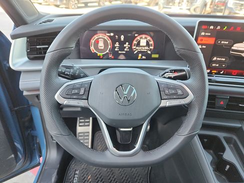 New 2026 Volkswagen Tiguan SE R-Line image 16