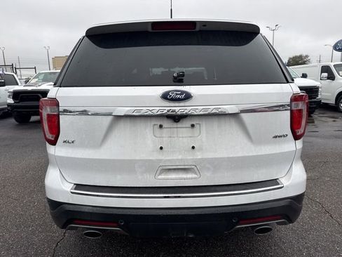 Used 2018 Ford Explorer XLT w/ Equipment Group 202A image 5